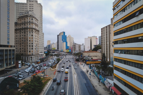 Adaptação às Mudanças Climáticas: Implementação de Tecnologias de Baixo Carbono no Setor de Transportes Metropolitanos