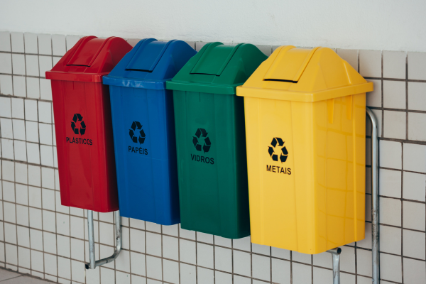 Reciclagem: Entendendo as Cores das Lixeiras de Material Reciclável